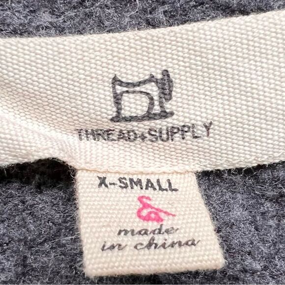 Thread & Supply Aliza Dark Gray Star Print Relaxed Fit Pullover Sweatshirt. XS. - Picture 7 of 8